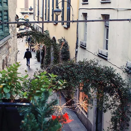 Rumi Guest house Como